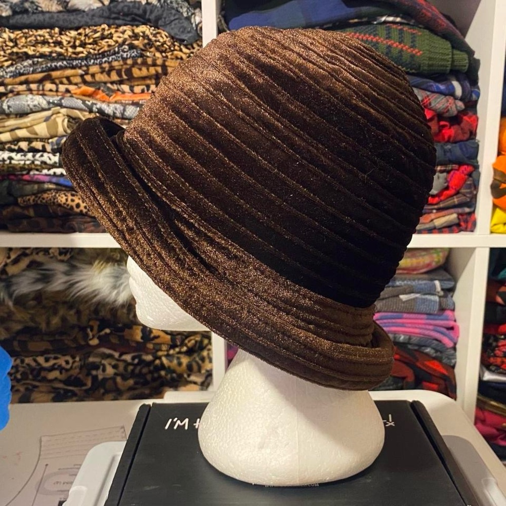 VINTAGE 90s BROWN VELVET RIBBED KNIT ROLLED BRIM FEDORA HAT